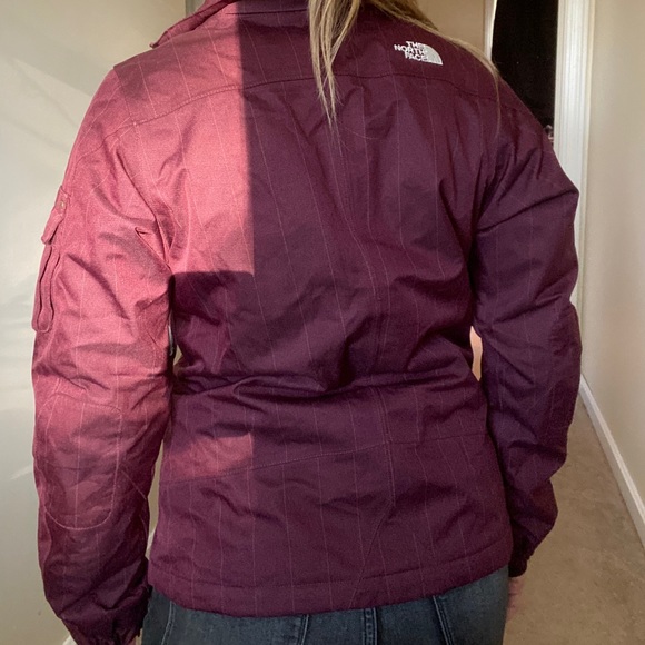 North Face snowboarding jacket - Picture 2 of 6